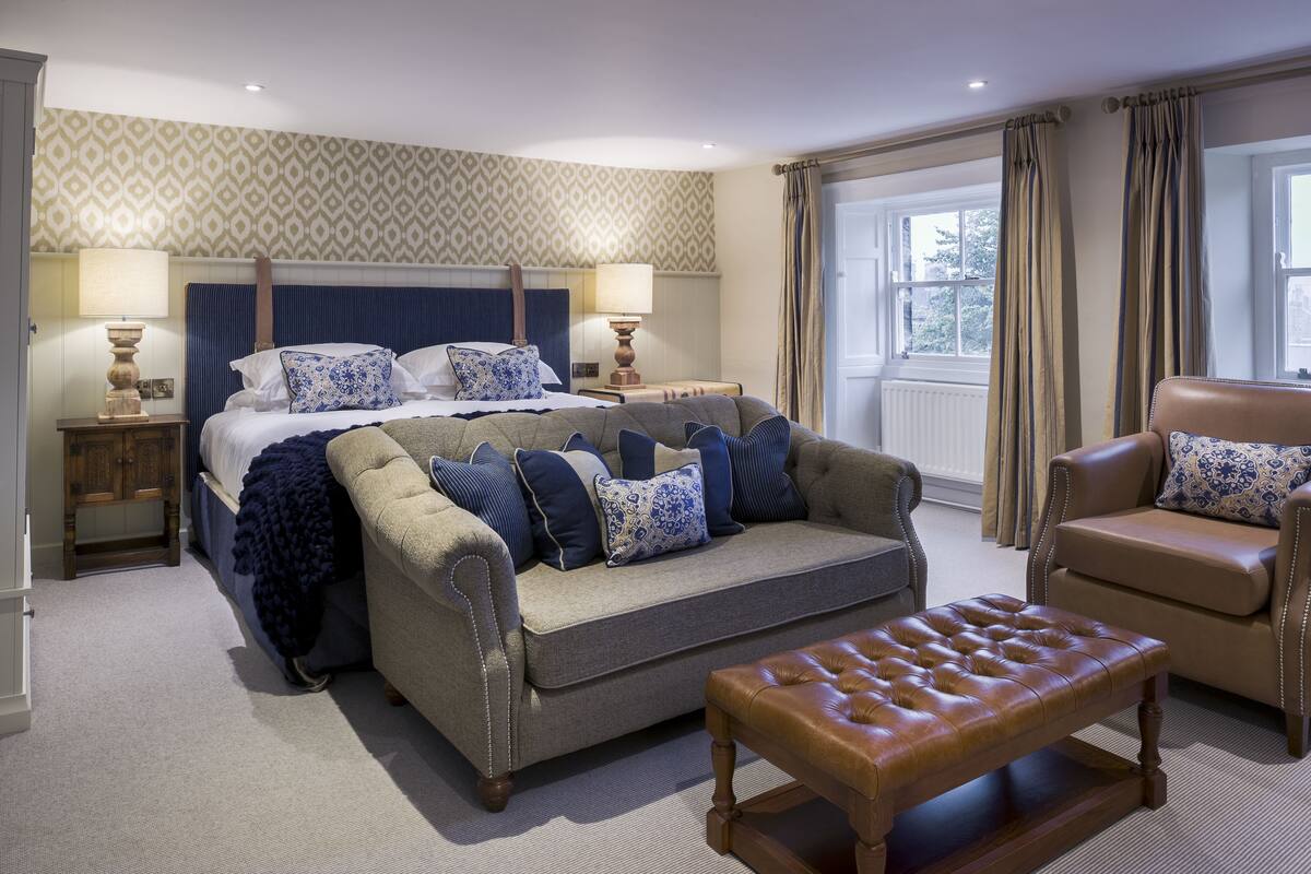 goswick | premium bedding, individually decorated, desk, soundproofing