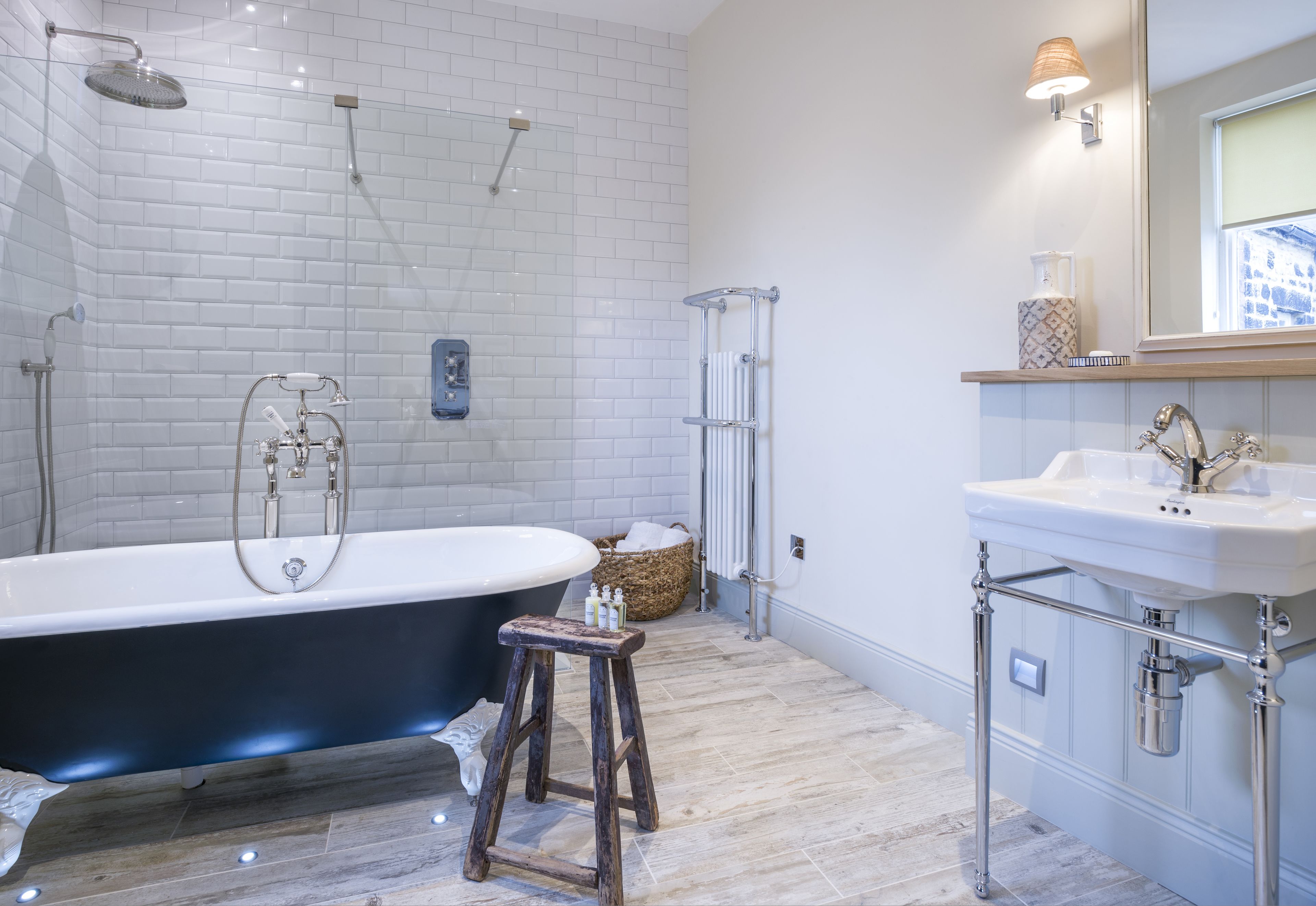 linhope spout | bathroom | free toiletries, hair dryer, towels