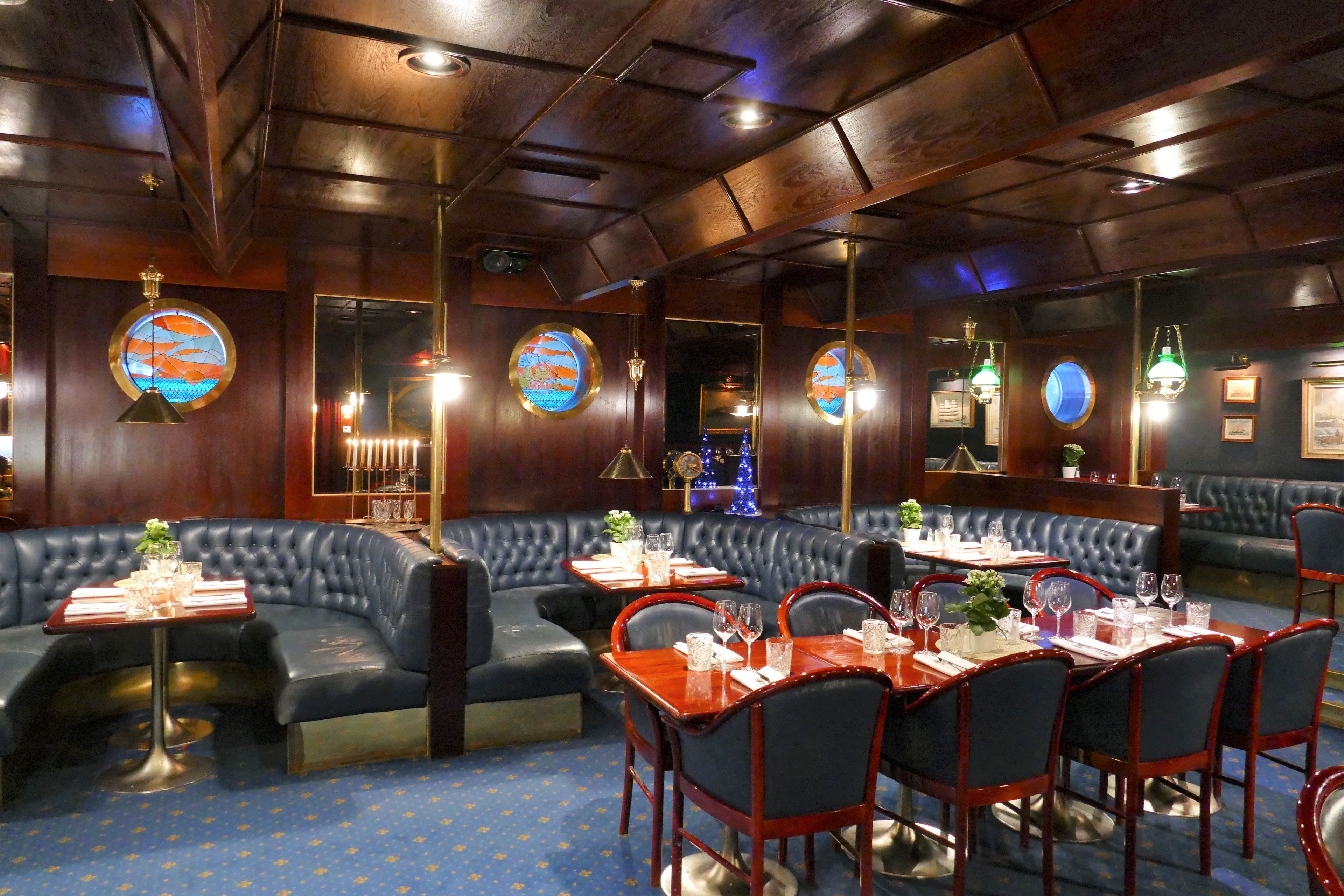 breakfast, lunch and dinner served