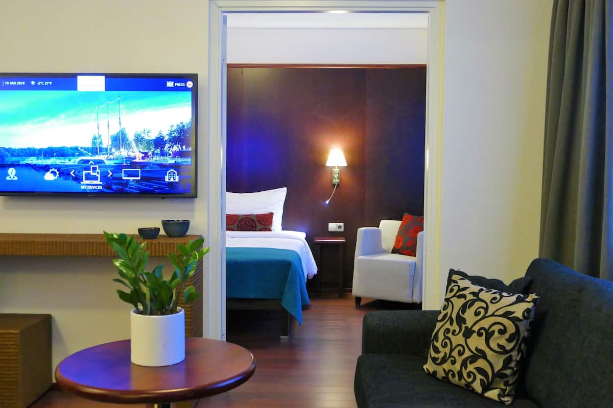Suite, 1 King Bed, Sauna
