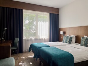 Classic Twin Room | Desk, blackout drapes, iron/ironing board, free WiFi - Hotel Raumanlinna (Rauma)
