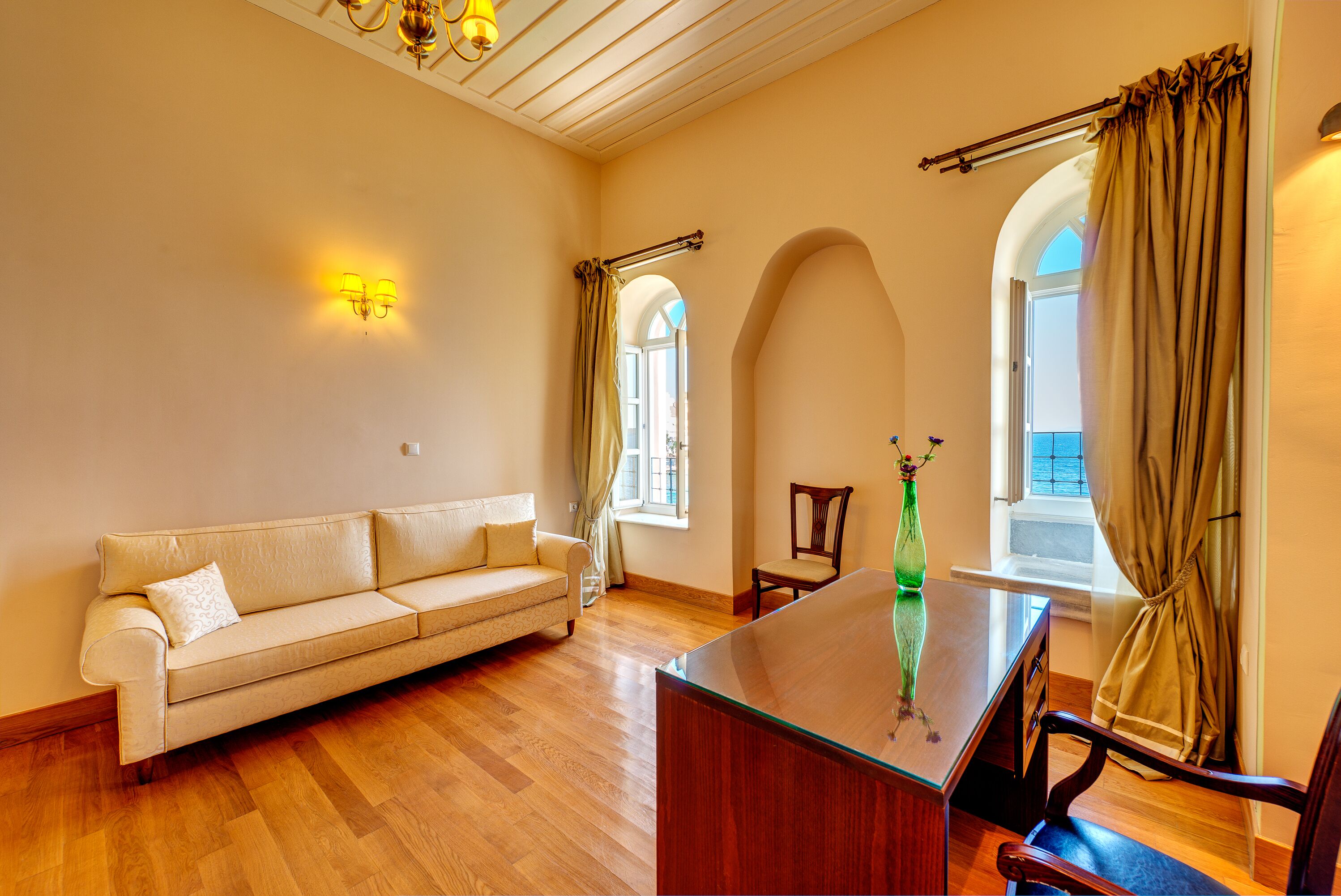 presidential suite | living area | mp3 dock