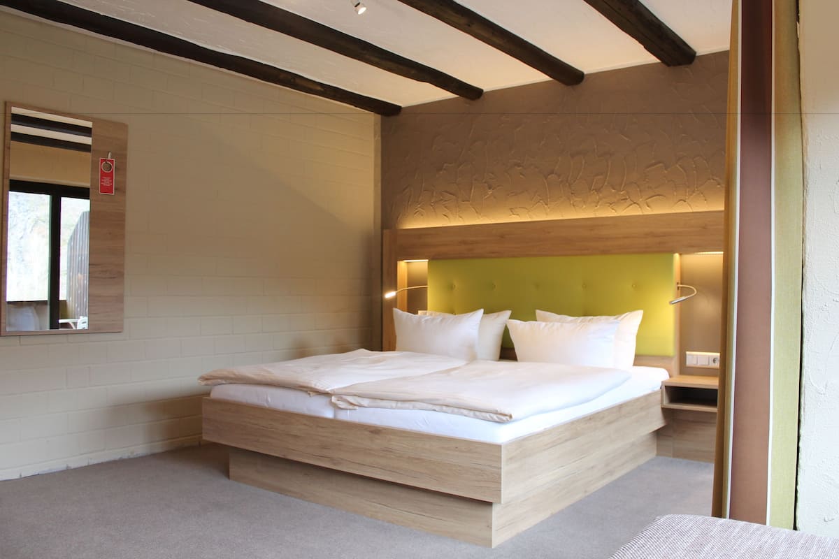 standard double room | premium bedding, desk, blackout curtains, free wifi