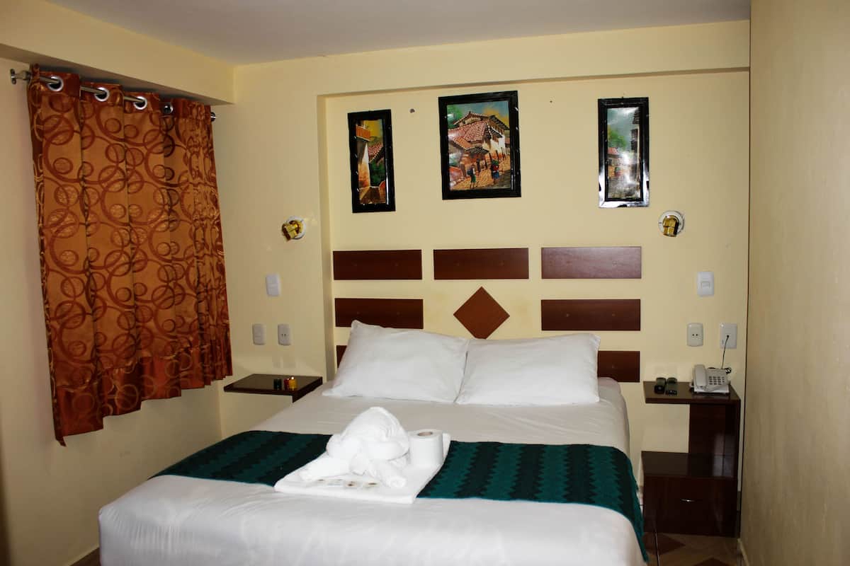Double Room, 1 Double Bed | Iron/ironing board, free WiFi