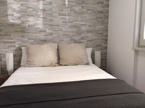 3 عدّة غرف نوم ومكواة/لوح كي وسرير سفر وواي فاي مجانًا