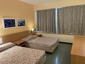 Room, 2 Twin Beds | Desk, blackout drapes, free cribs/infant beds, bed sheets - Hotel BB Porto Piombino  (Piombino)