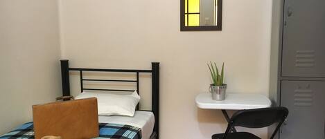 Single Room, 1 Single Bed, Shared Bathroom | In-room safe, free WiFi, bed sheets