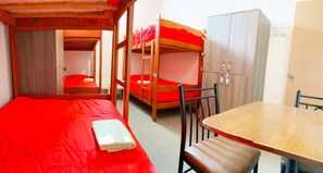 Shared Dormitory, Women only | Free WiFi, bed sheets - Lima House - Hostel (Lima)