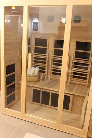 Sauna - FREE Amenity Passes Spacious Sauna Large Deck Firepit (Lehman township)