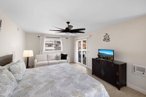 4 bedrooms, desk, iron/ironing board, WiFi