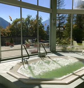 Bañera de hidromasaje interior