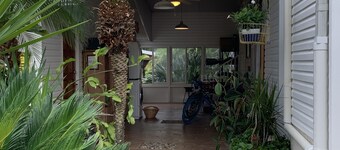 Unbeatable Waterfront Deal: Special Offers on 4BR Luxury Canal Retreat