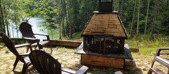 Lake Watauga FAMILY FUN, Sunny Lake Front Home  Private Dock  Water Toys WiFi