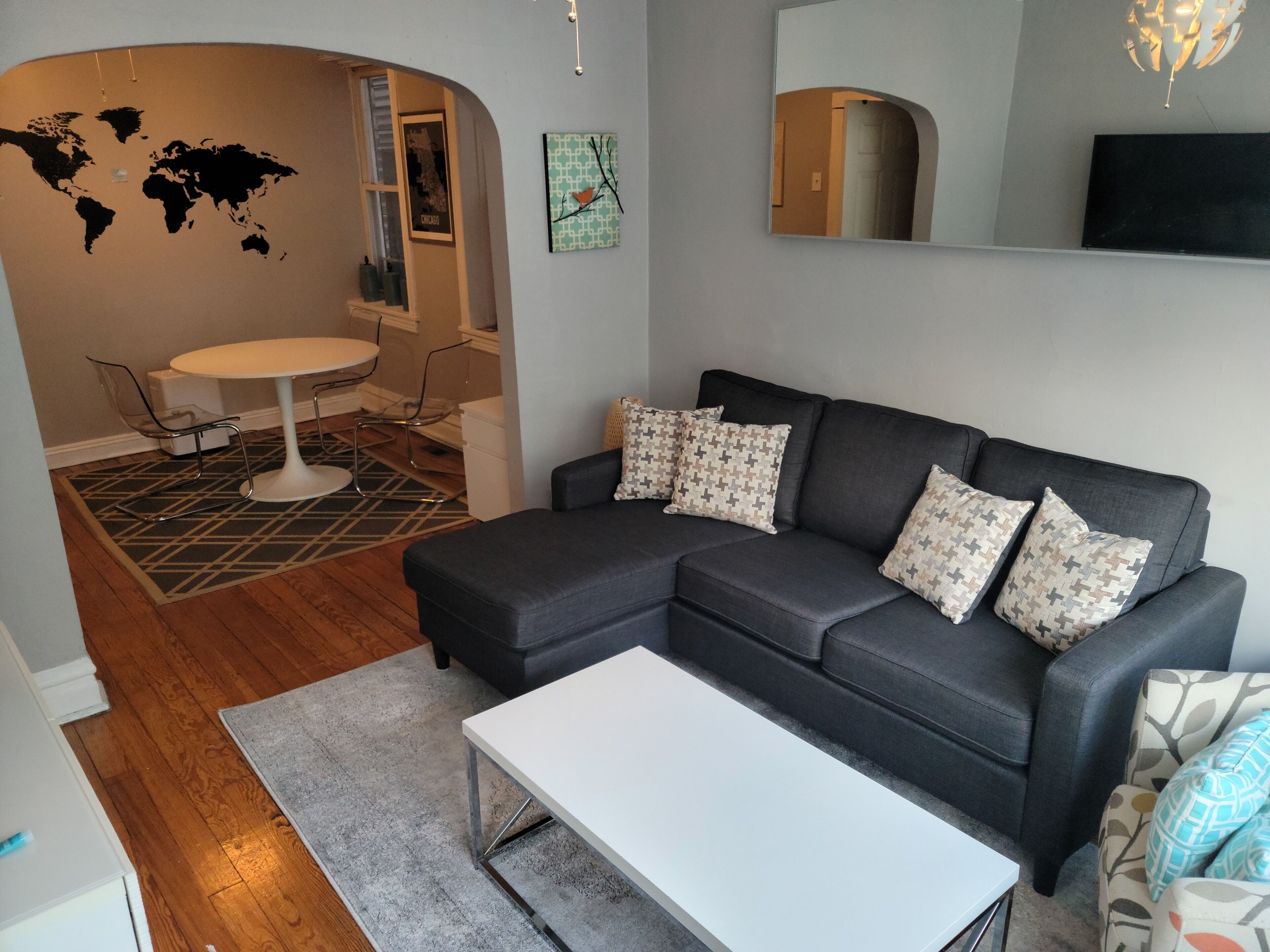 Flat-screen TV, Netflix, Hulu, streaming services