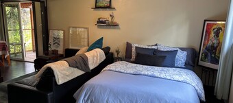 Little Gem - Pet Friendly Riverfront Studio