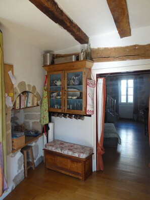 المنشأة من الداخل