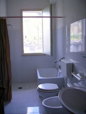 Shower, hair dryer, towels, soap - Nice place,organic garden,quiet,history of Italy,enchanting views Segesta (Calatafimi Segesta)