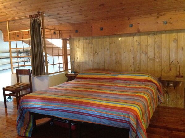 1 chambre, fer et planche à repasser, draps fournis