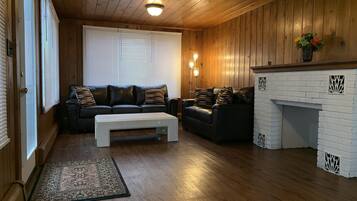 Smart TV, music library, video library, stereo