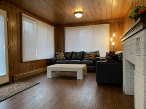 Smart TV, biblioteca musical, videoteca y estéreo 