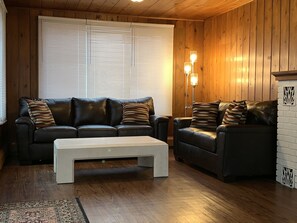 Smart TV, music library, video library, stereo
