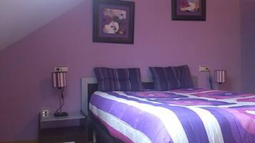 1 slaapkamer, een strijkplank/strijkijzer, gratis wifi, beddengoed