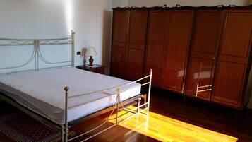 15 Schlafzimmer, Bügeleisen/Bügelbrett, kostenloses WLAN, Bettwäsche