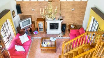 TV, fireplace, DVD player, stereo