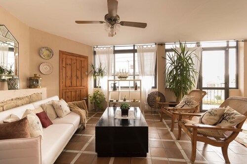  LUXURY VILLA, UIMA-ALALLA PUUTARHA, JUOTTO, GARAGE<br>LÄHELLÄ LOGROÑO JA LAGUARDIA