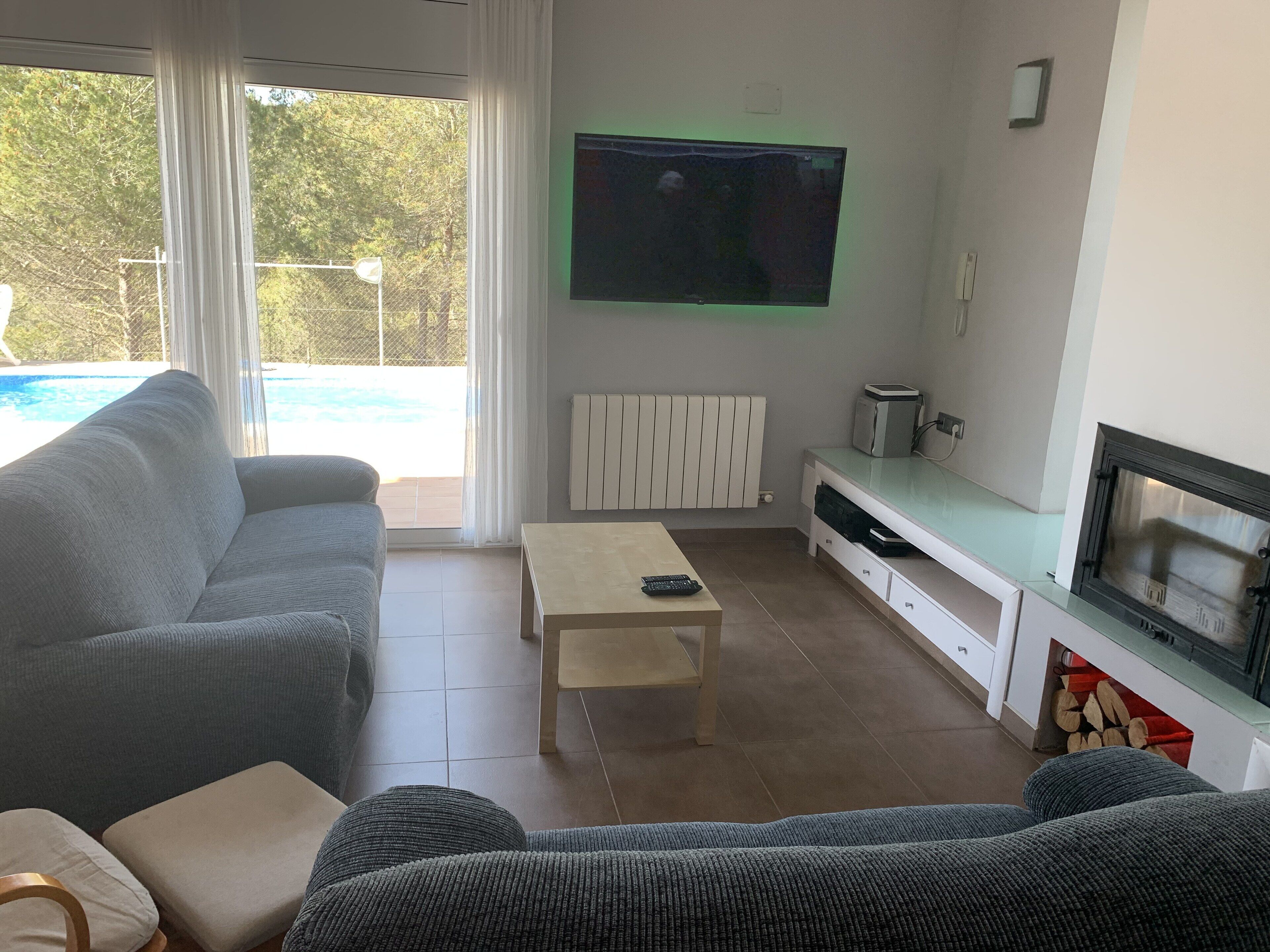 TV, fireplace, DVD player, stereo