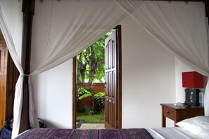 3 bedrooms, in-room safe, free WiFi, bed sheets
