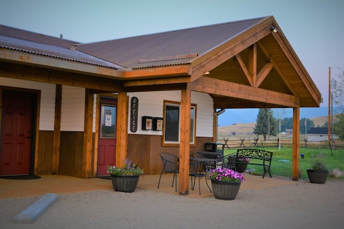 McAllister Inn & Lodging