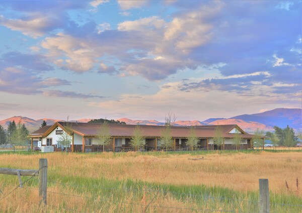 Mcallister Inn & Lodging - Ennis, MT