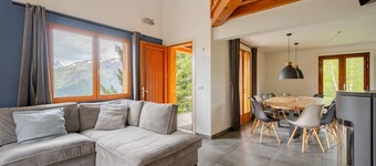 Luxurious and cozy chalet - right on the slopes - free WiFi&Netflix- Alpe d'Huez