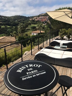 Outdoor dining - IDYLLIC, CHARMING APARTMENT (Sainte-Maxime)