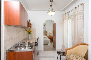 1 chambre, fer et planche à repasser, accès au Wi-Fi (inclus)