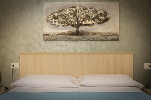 1 slaapkamer, een strijkplank/strijkijzer, reisbedje, gratis wifi