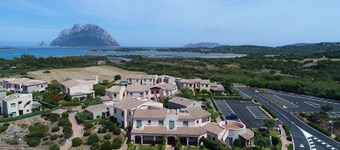 Wonderful head-end villa with large garden and solarium