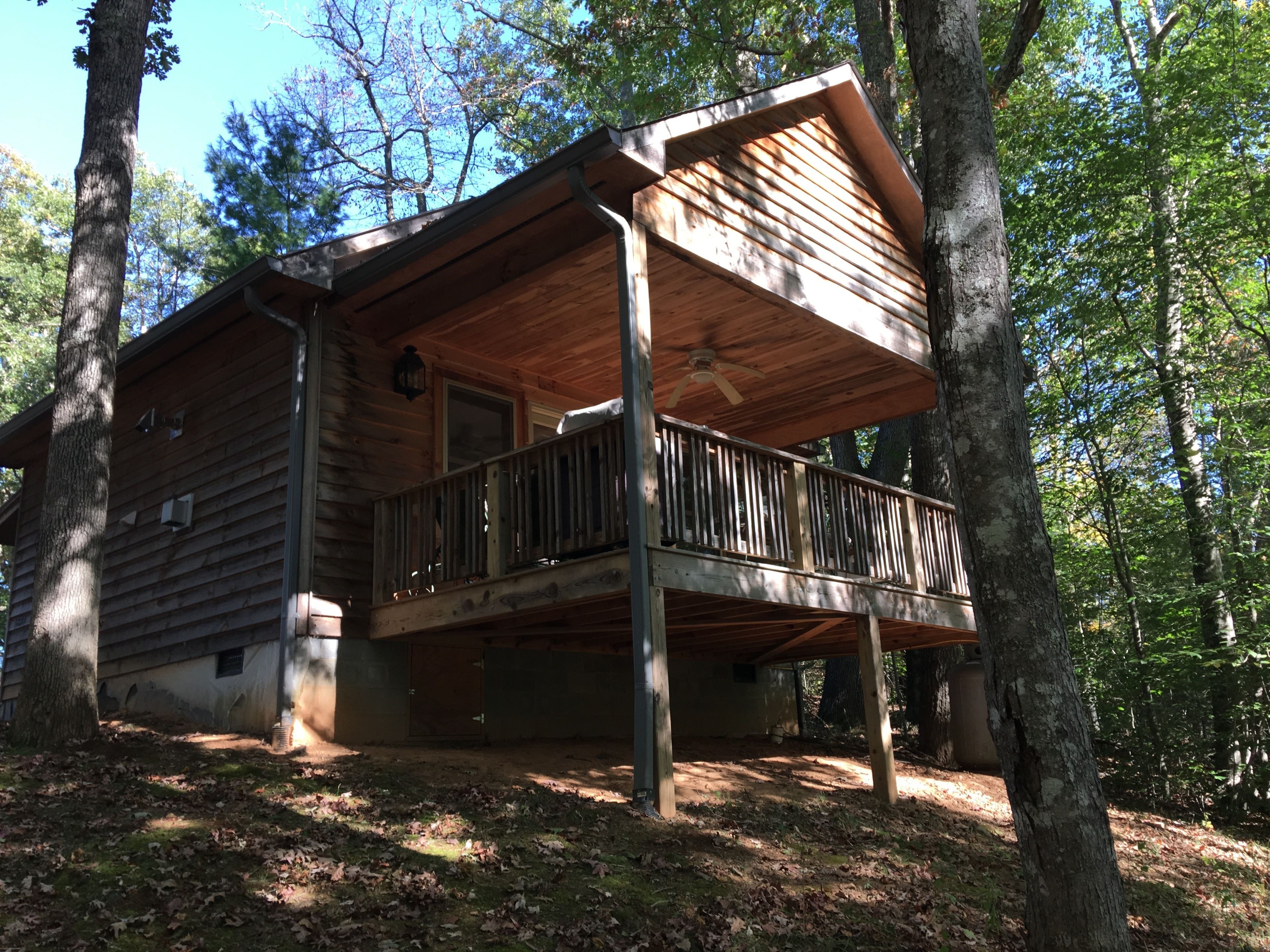 小屋, 1 張特大雙人床, 按摩浴缸 | 書桌、免費 Wi-Fi、床單