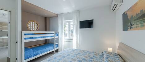 1 bedroom, in-room safe, iron/ironing board, free WiFi