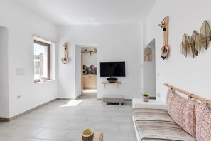 Smart TV, video games, music library, stereo