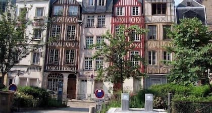 Attraktive Normandie Ferienhaus in ländlicher Umgebung und doch nicht weit von allen Annehmlichkeiten.