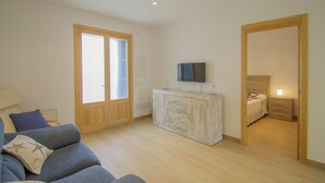 2 bedrooms, iron/ironing board, WiFi (free), bed sheets