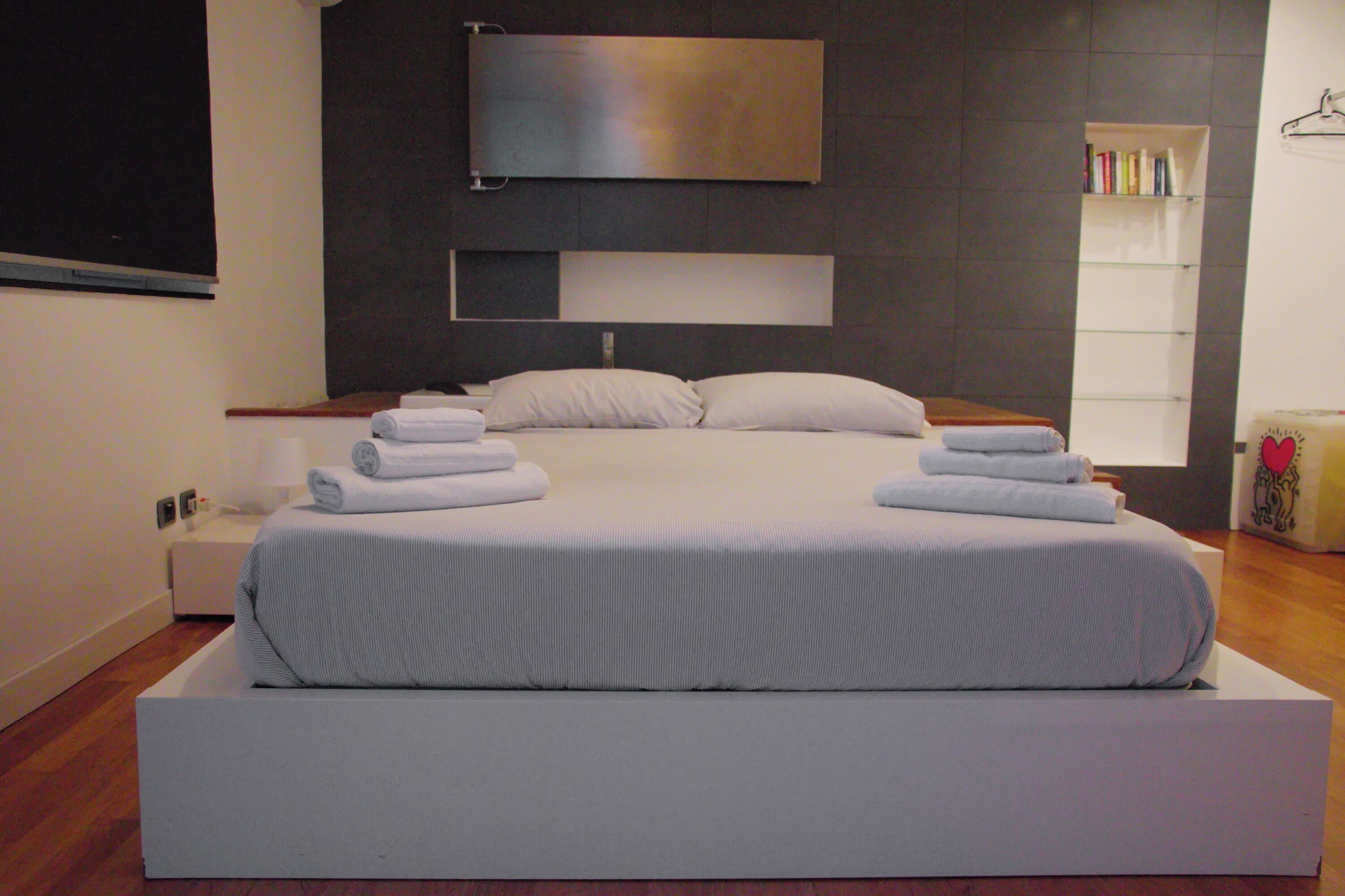 2 bedrooms, iron/ironing board, WiFi (free), bed sheets