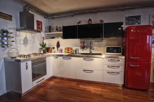 design villa on the sea with a splendid view of the Gulf of Syracuse