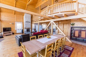 Interior - Spectacular ski chalet in Bran, by Dracula's Castle, Carpathian Log Home 2! (Predeluț)