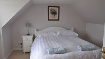 3 bedrooms, in-room safe, iron/ironing board, free WiFi