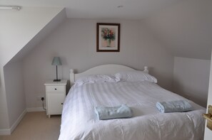 3 bedrooms, in-room safe, iron/ironing board, free WiFi