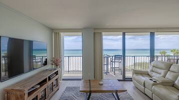 TV connectée, lecteur de DVD, livres, vidéothÚque