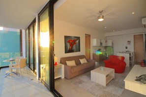 Smart TV, stereo - Menesse, The City In Playa Del Carmen, Quintana Roo (Playa del Carmen)